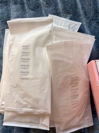 Sacaleches eléctrico + bolsas leche + absorbentes