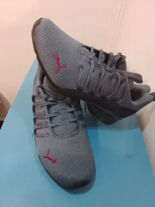 Deportivos Puma Grises y Rosas