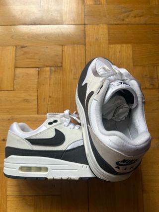 Nike Air Max 1 Talla 41 Blanco y Negro