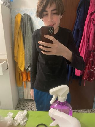 Camiseta negra con estampado