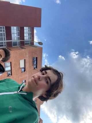 Camiseta negra con estampado