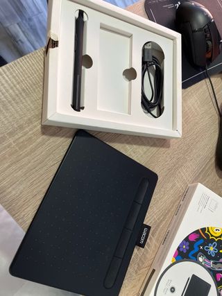 Wacom Intuos Tableta Gráfica Pequeña Negra