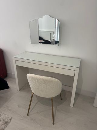 Tocador Ikea con espejo y silla de maison du mond