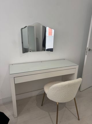 Tocador Ikea con espejo y silla de maison du mond