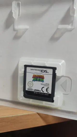 Pack 2 Juegos Nintendo DS: Monstruos vs Alien+Dora