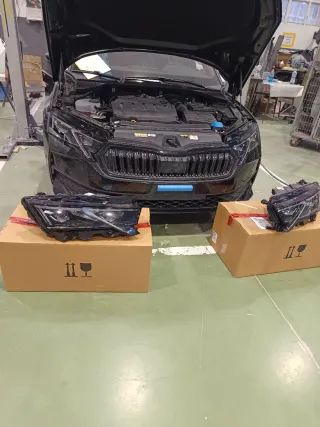 Faro Izquierdo y Derecho Skoda Octavia