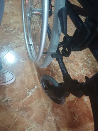 Silla de ruedas con cojin antiescaras