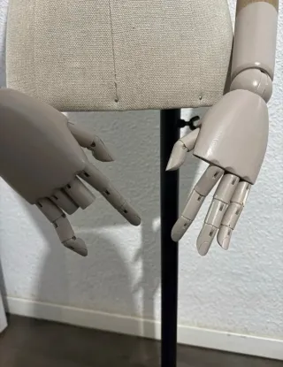 Maniquí femenino lino beige