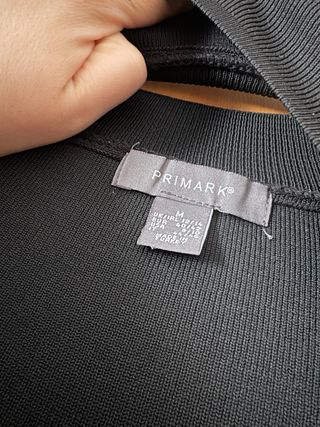 Vestito nero con cut-out