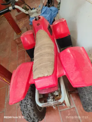 Quad infantil rojo