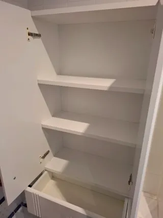 Mueble de baño blanco