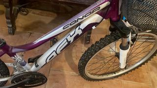 Bicicleta Conor AFX Morada y Blanca