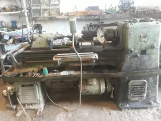 Torno mecánico industrial