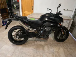KTM 890 DUKE 2021 Negra