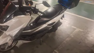 Yamaha NMAX 125 Maxi Scooter Automática