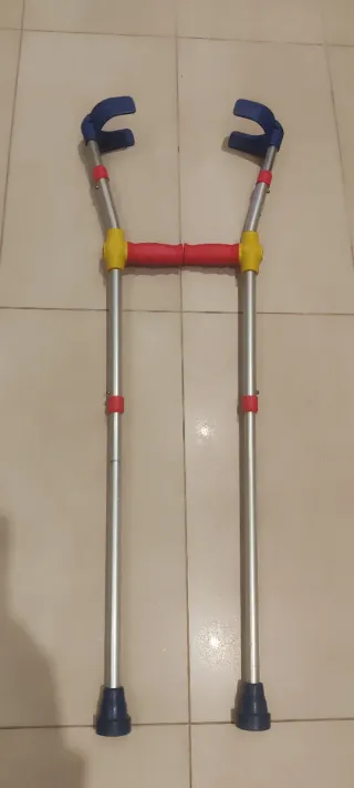 Muletas infantiles ajustables ligeras