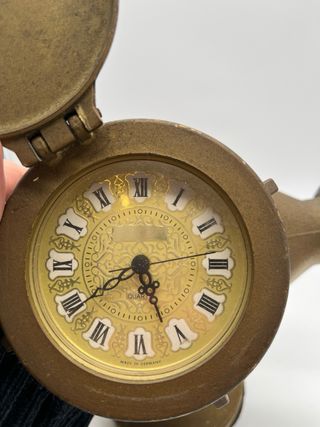 Reloj en antiguo contador de agua