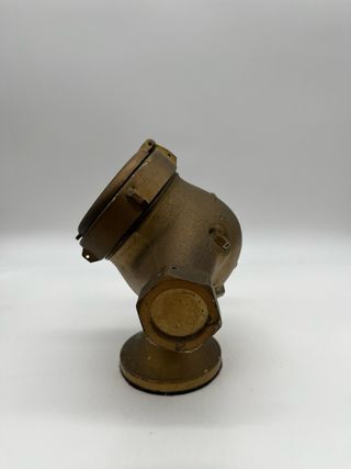 Reloj en antiguo contador de agua