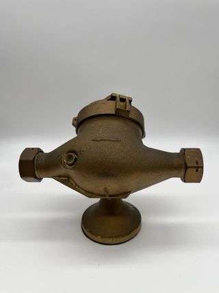 Reloj en antiguo contador de agua