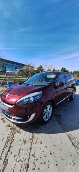 Renault Grand Scenic 2012