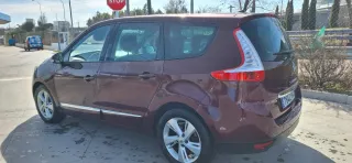 Renault Grand Scenic 2012