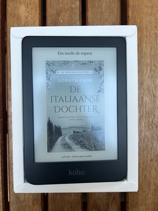 Kobo Clara 2E com caixa