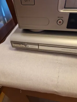 Philips Reproductor VHS + DVD con Disco Duro