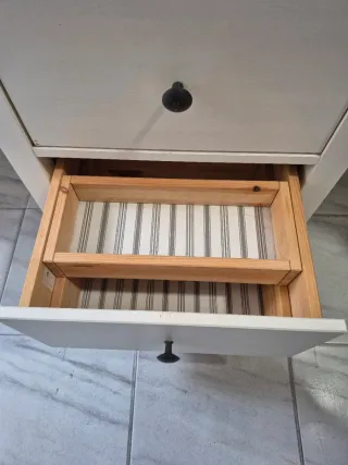 Mesita de noche blanca Ikea