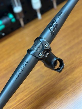 Manillar y potencia carbono