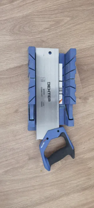 Ingletadora Dexter con sierra