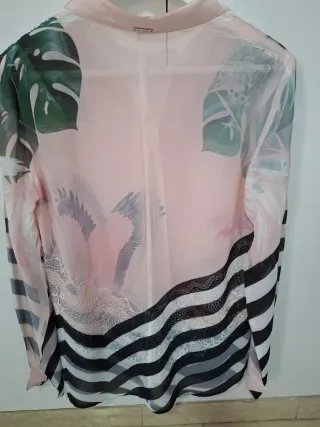 Blusa mujer Guess Flamencos y Hojas Tropicales
