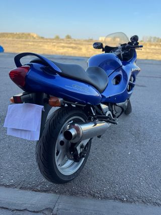 Suzuki GSXF 600 Azul