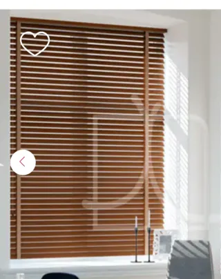 Estor de madera nuevo