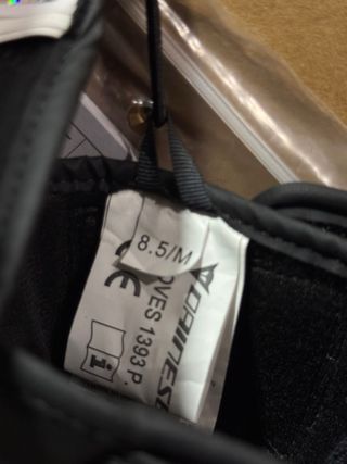 Guantes Dainese Moto Negros y Rojos