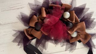 Collar de tela con lazos y tul