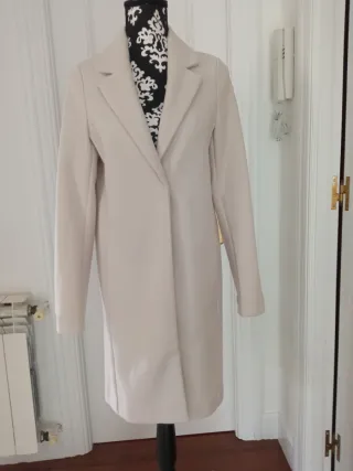 Abrigo  de  entretiempo