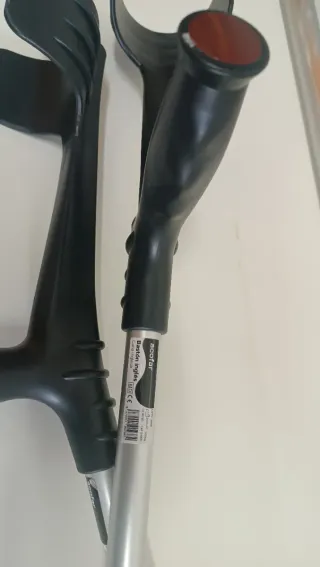 Muletas ortopédicas aluminio diferentes medidas.