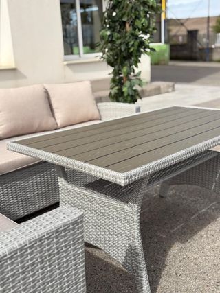 Conjunto de sofá y mesa de jardín