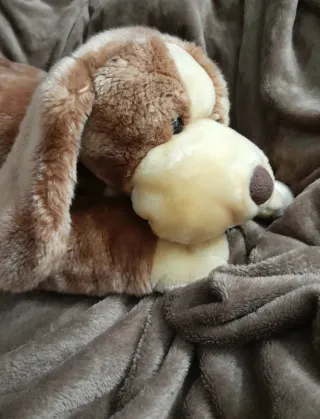 Peluche perro marrón y crema