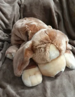 Peluche perro marrón y crema