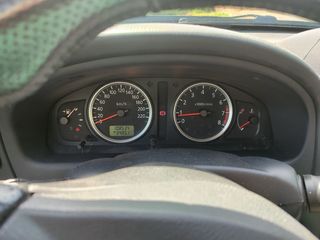 Nissan Almera 2003