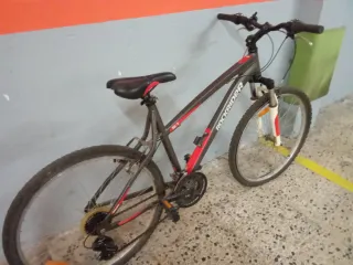 Bicicleta Rockrider Gris y Roja