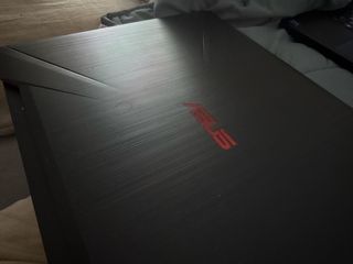 Portátil Asus Gaming FX504G Negro y Rojo