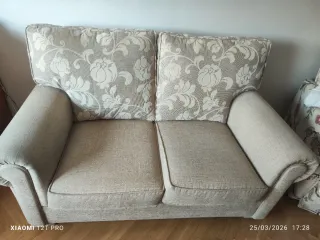 Sofá de 2 plazas beige