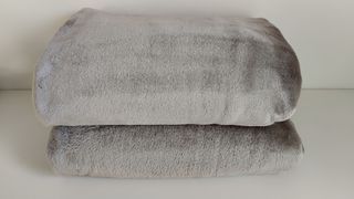 Coperte marrone grigiastro