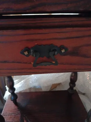 Vecchie tavolini in legno