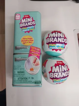 Mini Brands Nevera + 2 Bolas ZURU