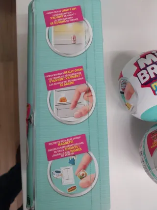 Mini Brands Nevera + 2 Bolas ZURU