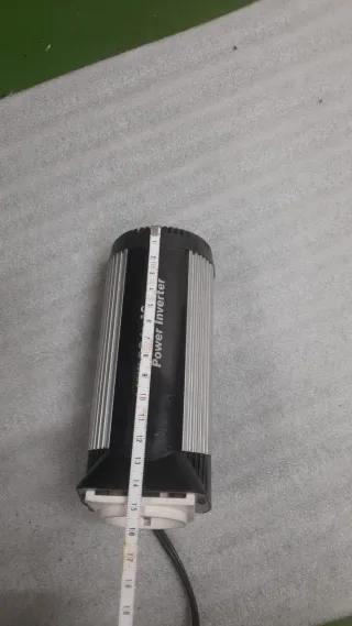 Inversor 12V CC a 220V CA con USB y encendedor