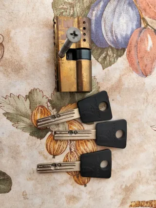 Bombín cerradura con 3 llaves